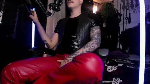   online show from December 15, 4:04 pm