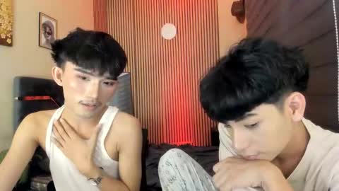 Snapshot of alluring_alpha chatting on October 26, 5:31 am kim and josh online show from October 26, 5:31 am