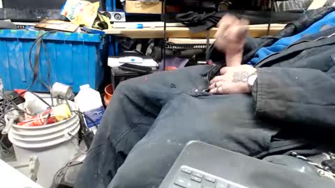 allwolf0323 online show from April 17, 9:23 am