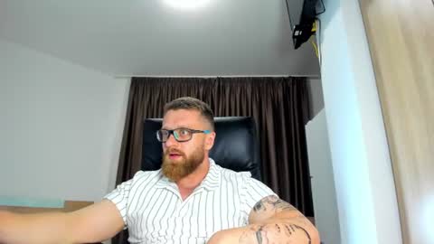 Alphaalexxx Lets reach Me 100 thumbs up online show from June 17, 5:26 pm