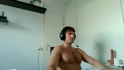 alphah_hunk online show from March 31, 4:31 pm
