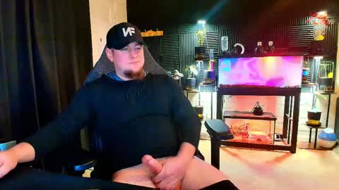 Snapshot of alphanuts101 chatting on September 28, 1:03 am Ryno online show from September 28, 1:03 am