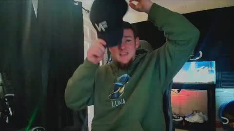 Snapshot of alphanuts101 chatting on January 17, 6:25 pm Ryno online show from January 17, 6:25 pm