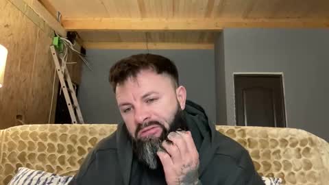 Snapshot of alphasparks chatting on October 22, 3:10 am Jhonny online show from October 22, 3:10 am