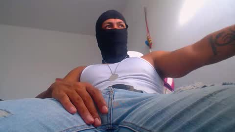 Snapshot of american_challenges chatting on October 26, 12:07 pm miguel online show from October 26, 12:07 pm