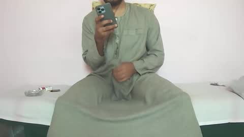 Snapshot of amir_elaraby chatting on October 19, 8:28 am Amir online show from October 19, 8:28 am