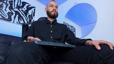 Snapshot of anders_x chatting on December 14, 11:01 pm Andrs   -                   online show from December 14, 11:01 pm