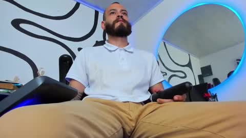 Snapshot of anders_x chatting on October 5, 2:37 am Andrs   -                   online show from October 5, 2:37 am