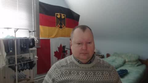 Snapshot of andre124231 chatting on February 6, 2:26 pm Andre online show from February 6, 2:26 pm