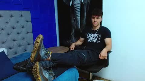 Andre Parker online show from February 10, 11:45 pm