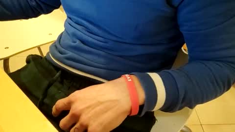 andrea_feetlover online show from November 27, 8:23 pm