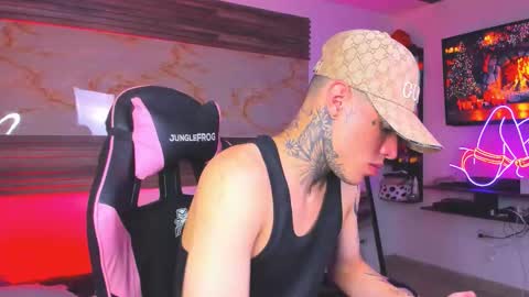 andrees_s online show from November 4, 9:16 pm