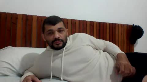 Snapshot of andreloko123 chatting on October 31, 1:18 am andreloko123 online show from October 31, 1:18 am