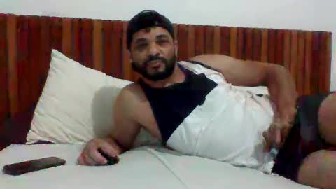 Snapshot of andreloko123 chatting on January 24, 1:35 am andreloko123 online show from January 24, 1:35 am