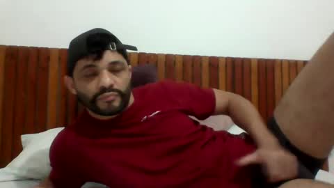 Snapshot of andreloko123 chatting on December 17, 1:29 am andreloko123 online show from December 17, 1:29 am