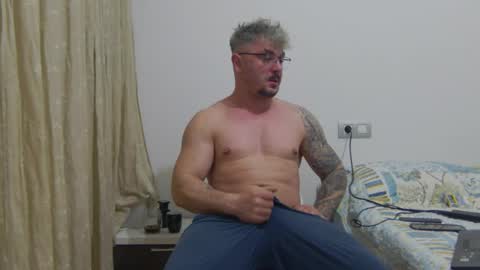 andres_dasli online show from March 10, 4:28 am