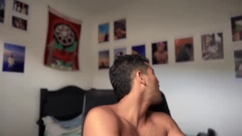 Snapshot of andres_vargas_ chatting on October 7, 7:29 pm Andres online show from October 7, 7:29 pm