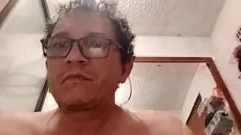 andresfloga online show from July 5, 10:28 pm