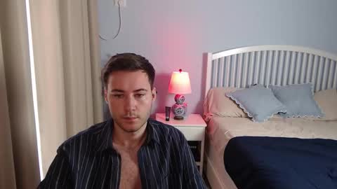 Snapshot of andrew2305 chatting on October 5, 9:35 am Justin Andrew online show from October 5, 9:35 am