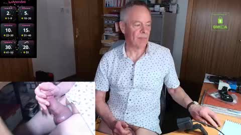 Snapshot of andrew_9999 chatting on March 5, 11:27 pm Andrew online show from March 5, 11:27 pm