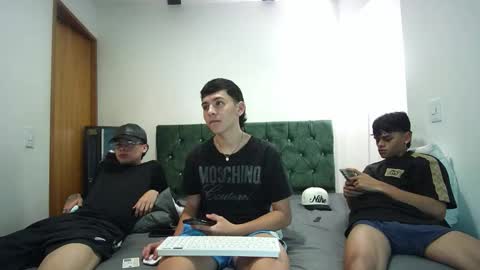 Snapshot of andrew_restrepo chatting on September 26, 12:52 am andrew restrepo online show from September 26, 12:52 am