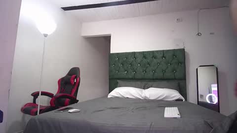 Snapshot of andrew_restrepo chatting on September 14, 6:32 pm andrew restrepo online show from September 14, 6:32 pm