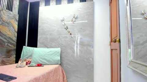 Andrew Taylor0 online show from April 16, 10:45 pm