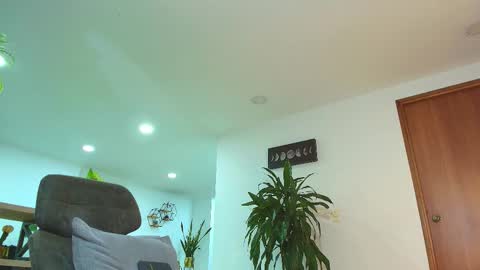 ANDREW WEST online show from October 27, 11:40 pm