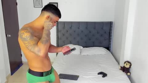 Snapshot of andrewadans02 chatting on September 17, 12:39 pm andrew online show from September 17, 12:39 pm