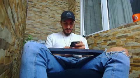 Snapshot of andrewbanner chatting on January 15, 6:01 am MasterRomania  online show from January 15, 6:01 am