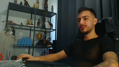 Snapshot of andrewbanner chatting on February 24, 5:54 am MasterRomania  online show from February 24, 5:54 am