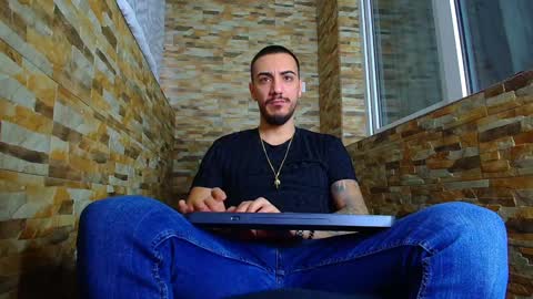 Snapshot of andrewbanner chatting on January 5, 6:02 am MasterRomania  online show from January 5, 6:02 am