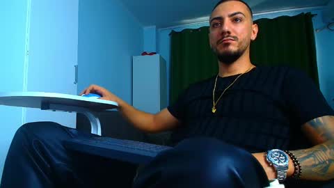 Snapshot of andrewbanner chatting on September 26, 8:23 am MasterRomania  online show from September 26, 8:23 am
