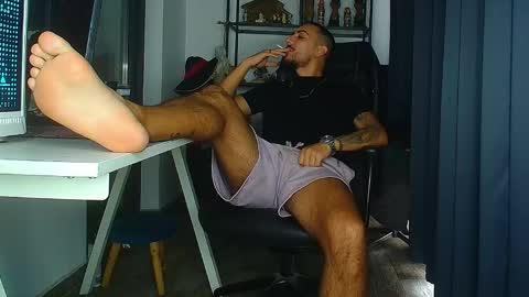Snapshot of andrewbanner chatting on September 9, 5:07 am MasterRomania  online show from September 9, 5:07 am