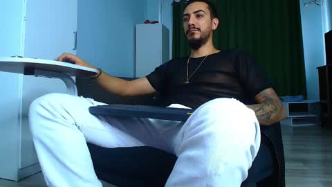 Snapshot of andrewbanner chatting on September 24, 8:02 am MasterRomania  online show from September 24, 8:02 am