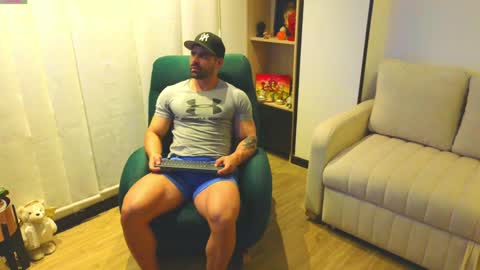 Andrew online show from December 6, 2:35 am