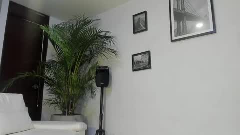 Snapshot of andrewjohnson0 chatting on February 10, 3:53 pm Andrew Johnson online show from February 10, 3:53 pm