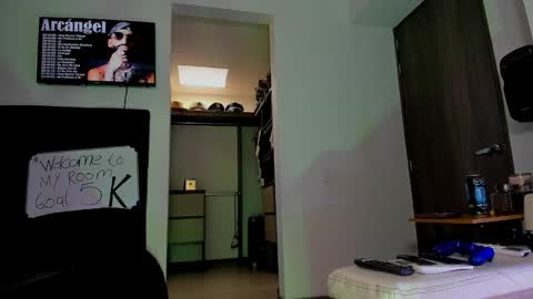 Snapshot of andrewjohnson0 chatting on October 14, 5:53 pm Andrew Johnson online show from October 14, 5:53 pm