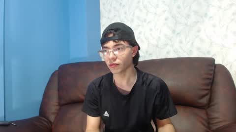 AndreW White online show from December 19, 9:06 pm