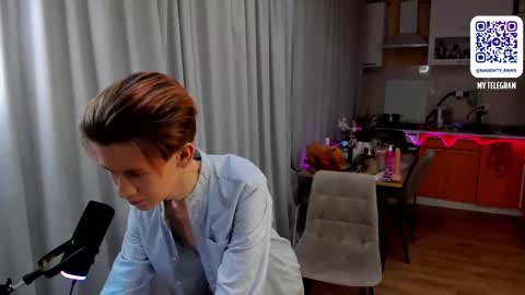 Andrew online show from February 20, 9:42 pm