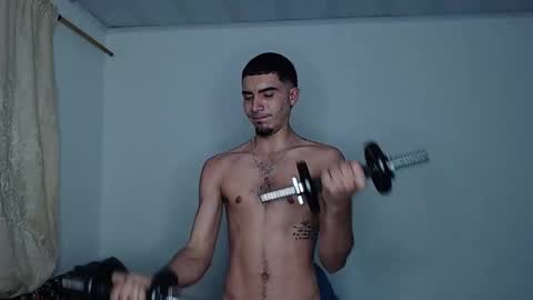 andriuhot066 online show from December 5, 8:11 am