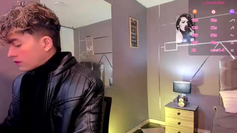 Snapshot of andrius_24 chatting on December 12, 11:40 am      online show from December 12, 11:40 am