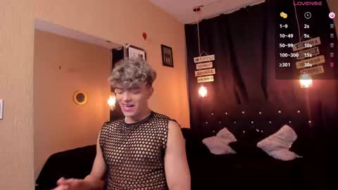 Snapshot of andrius_24 chatting on February 21, 1:33 pm      online show from February 21, 1:33 pm