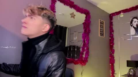 Snapshot of andrius_24 chatting on December 2, 11:32 am      online show from December 2, 11:32 am