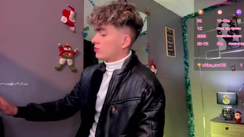 Snapshot of andrius_24 chatting on December 13, 11:55 am      online show from December 13, 11:55 am