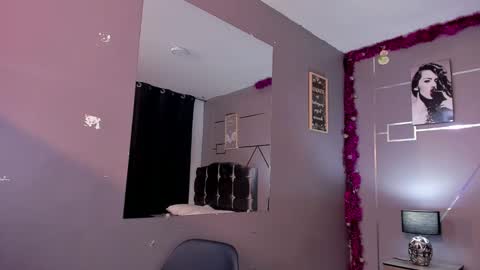 Snapshot of andrius_24 chatting on December 3, 2:05 pm      online show from December 3, 2:05 pm