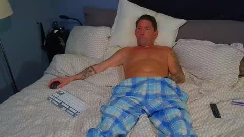 Snapshot of andrjoer chatting on October 16, 12:24 pm andrjoer online show from October 16, 12:24 pm