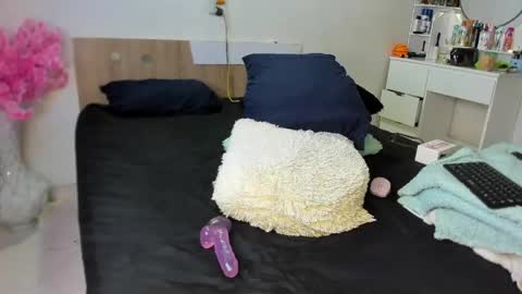 andy_wood1 online show from May 21, 1:26 pm