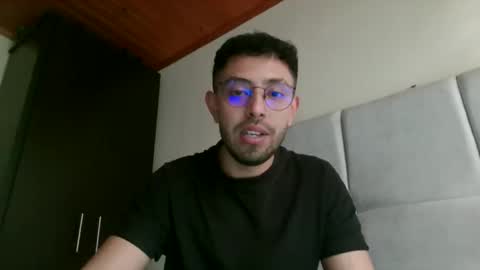 andy_zxx online show from April 28, 4:22 pm