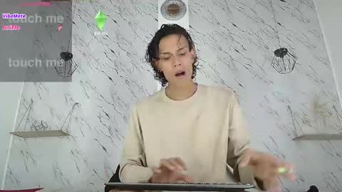 andyhotboy02 online show from February 26, 9:05 pm